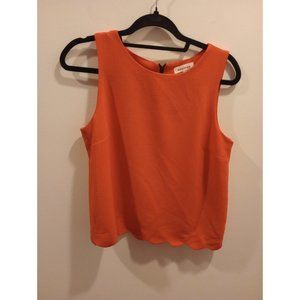 Tank Top with Scalloped hemline.